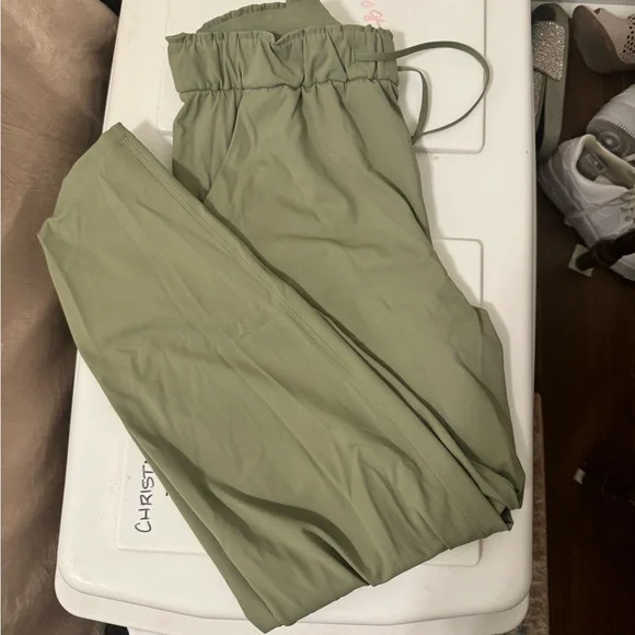 NWOT Lululemon Keep Moving Pant 7/8 - Picture 3 of 5